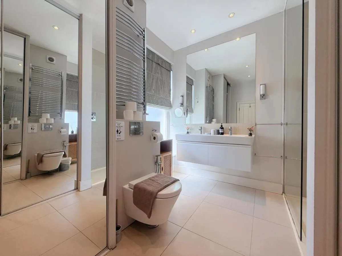 Image 3 of Spacious and cosy 3BRs 5F House in Heart of London