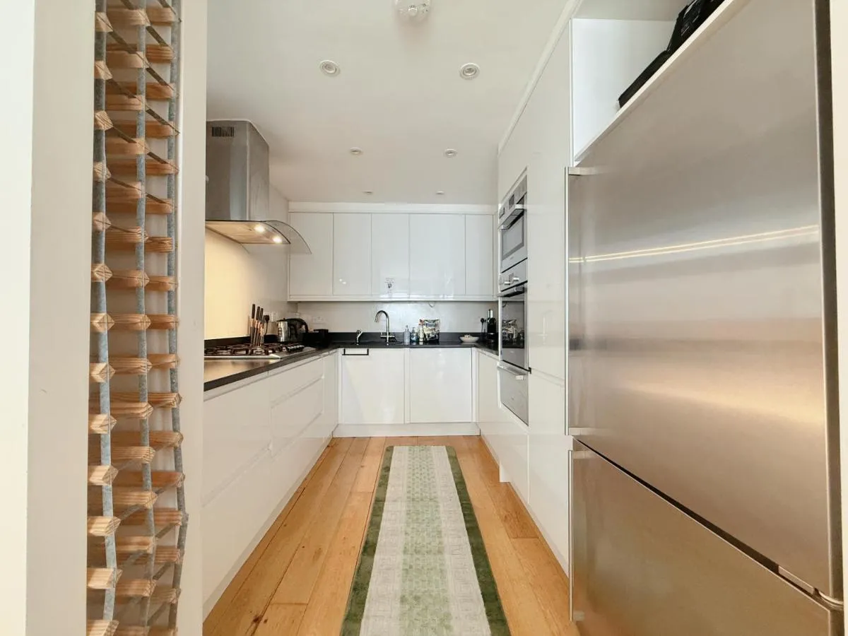 Image 4 of Spacious and cosy 3BRs 5F House in Heart of London