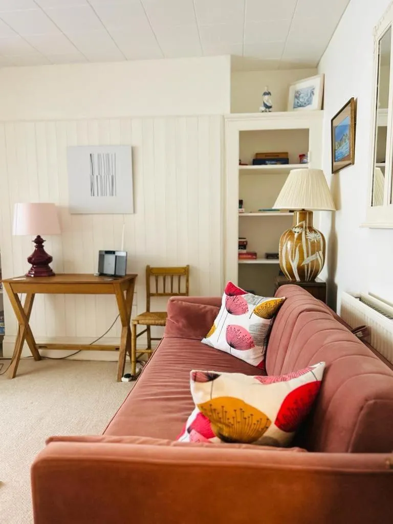 Image 4 of Spacious comfortable flat with free parking in East Finchley, Muswell Hill & close to Alexandra Palace