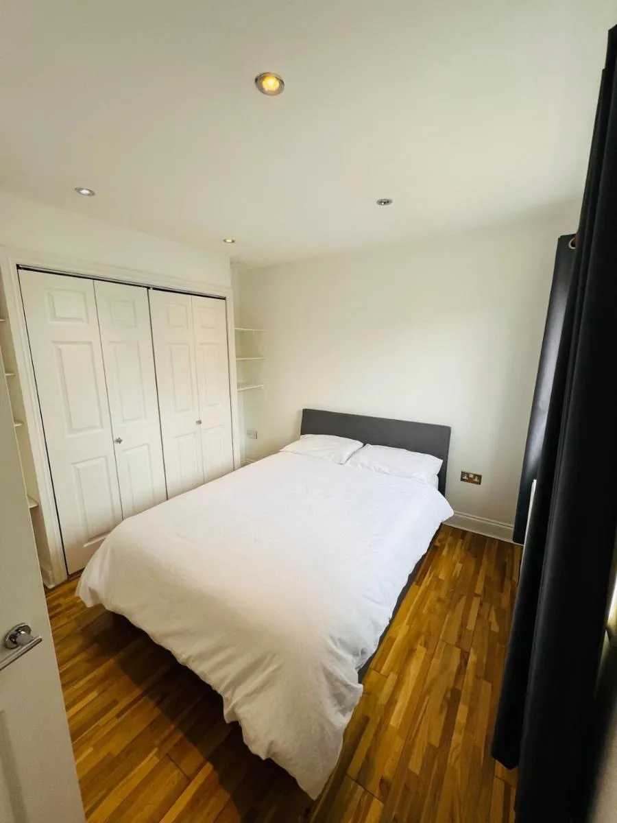 Image 4 of Spacious flat on the High St