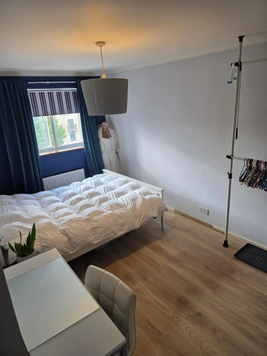 Image 3 of Spacious rooms Golders Green NW2