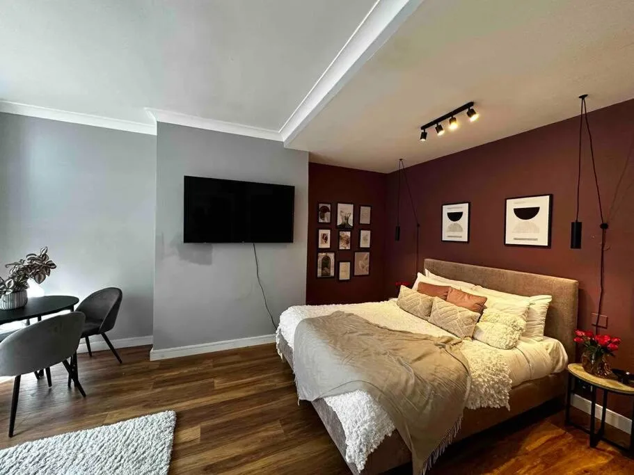 Image 3 of Spacious studio for 4 near Regents Park n1