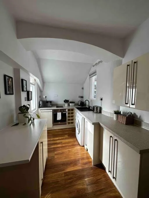 Image 5 of Spacious studio for 4 near Regents Park n1