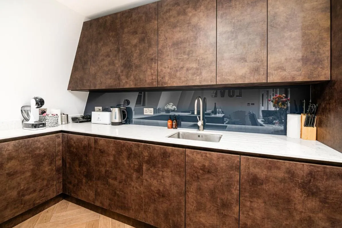 Image 3 of Spectacular 2-Bedroom Penthouse in Marble Arch 75