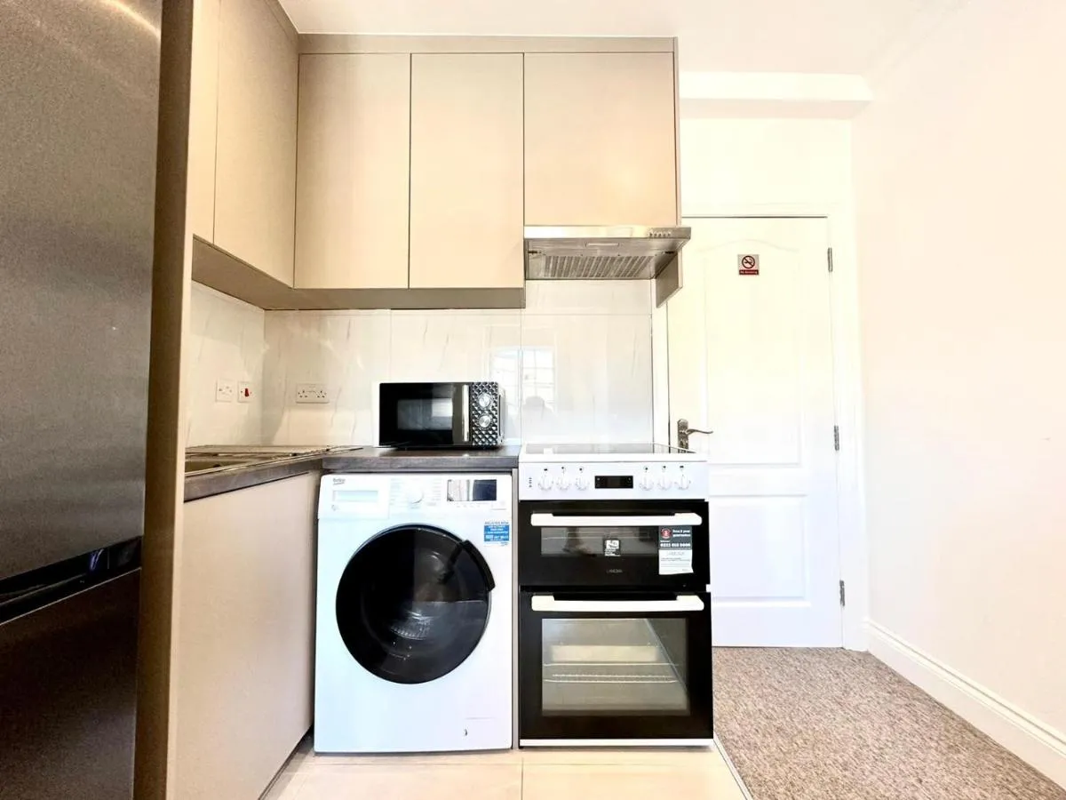 Image 4 of Spectacular Modern, Private Apartment,15 Mins To Central London