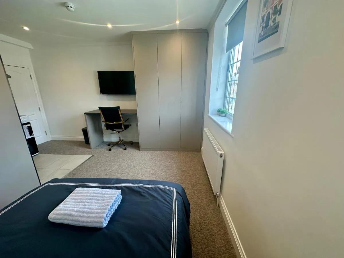 Image 5 of Spectacular Modern, Private Apartment,15 Mins To Central London