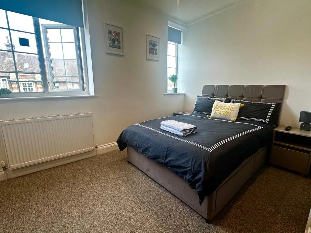 Image 1 of Spectacular Modern, Private Apartment,15 Mins To Central London