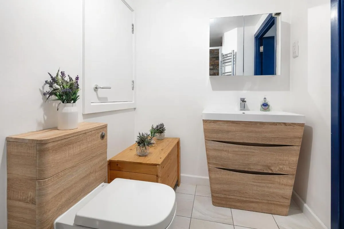 Image 3 of Spitalfields one bedroom apartment