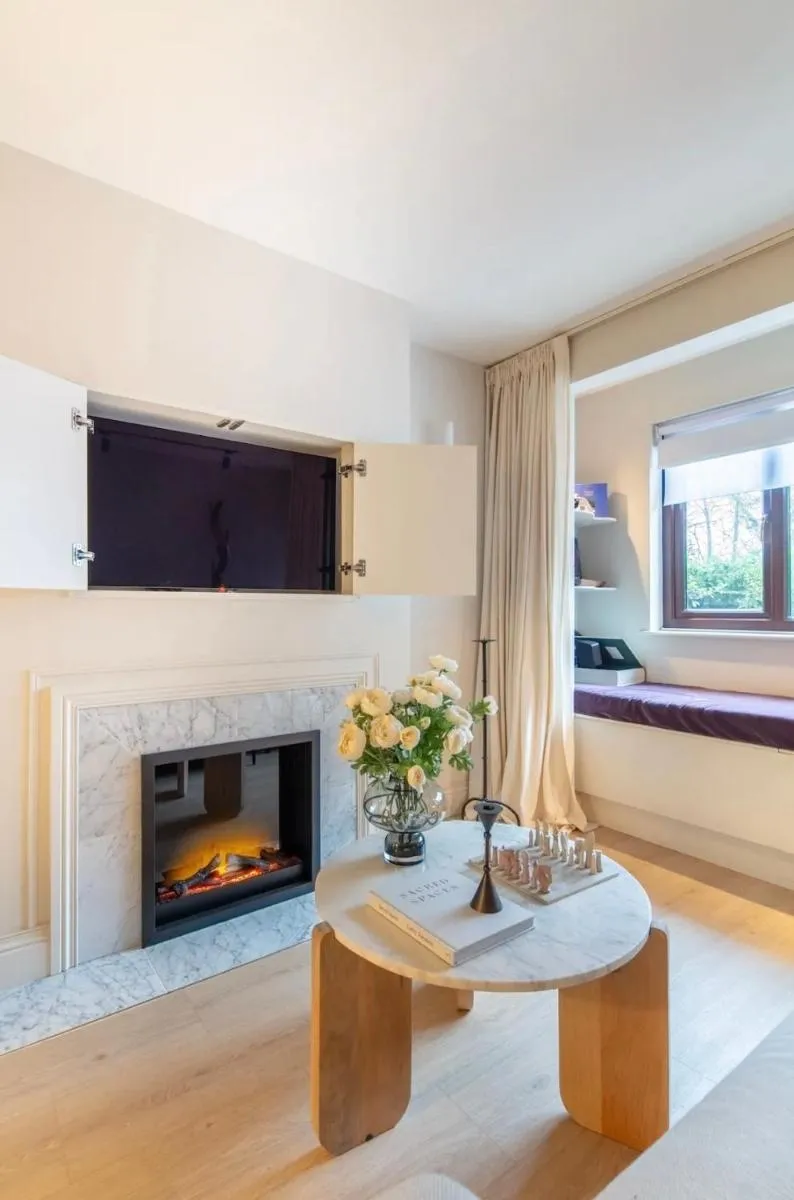 Image 5 of Spring Stays Cosy 2-Bed Residence with Free Parking