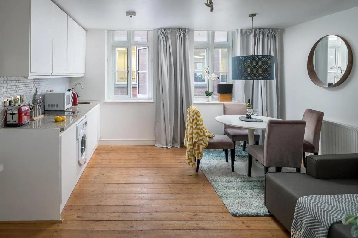 Image 3 of Square Mile Residences