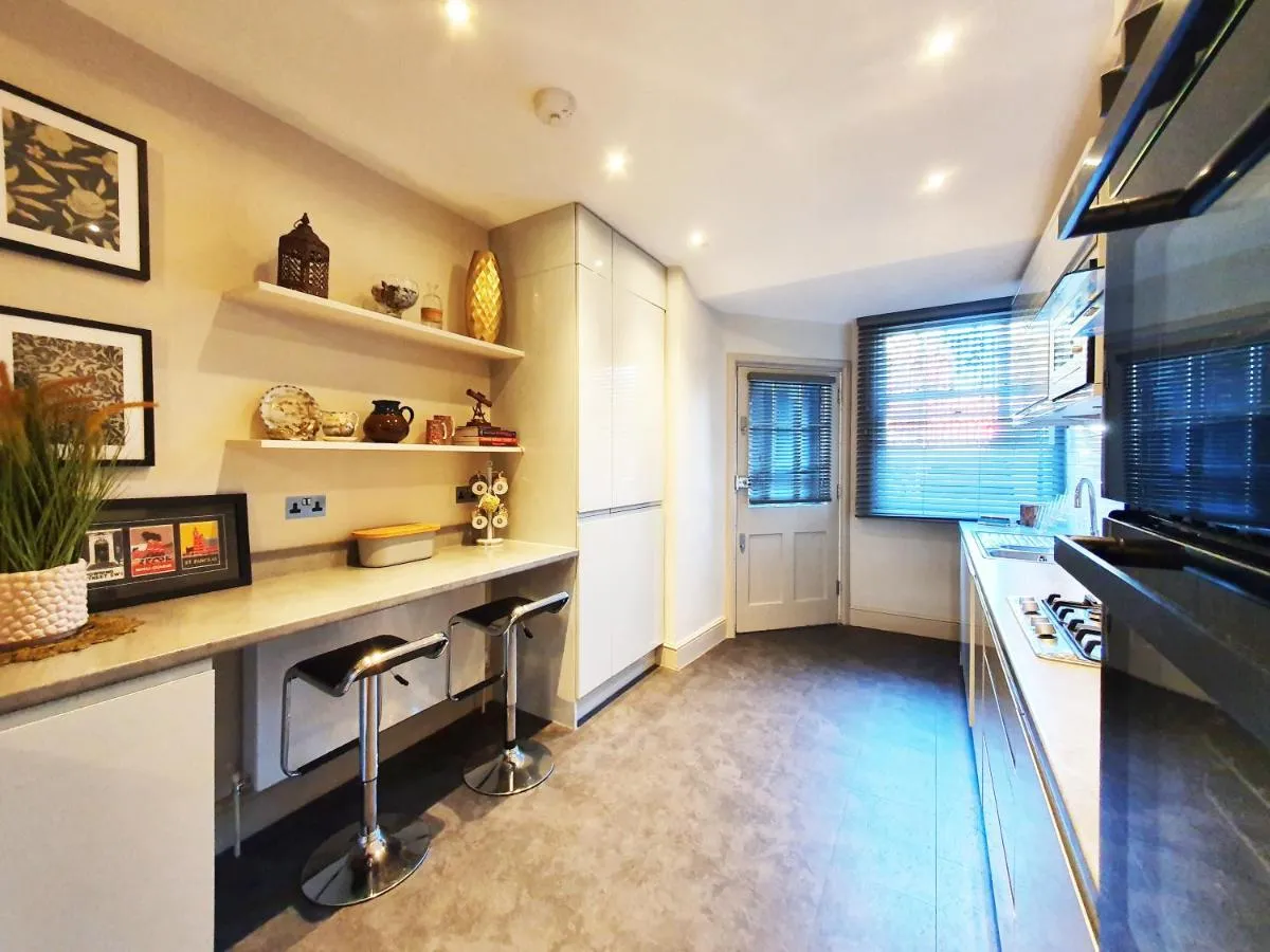 Image 4 of St Paul’s Studios apartment