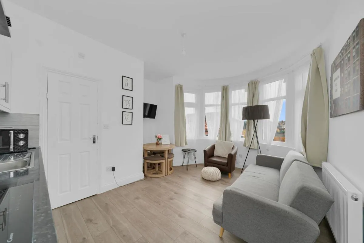 Image 5 of Startlet Stays Apartments – On Elizabeth Line with Free Parking