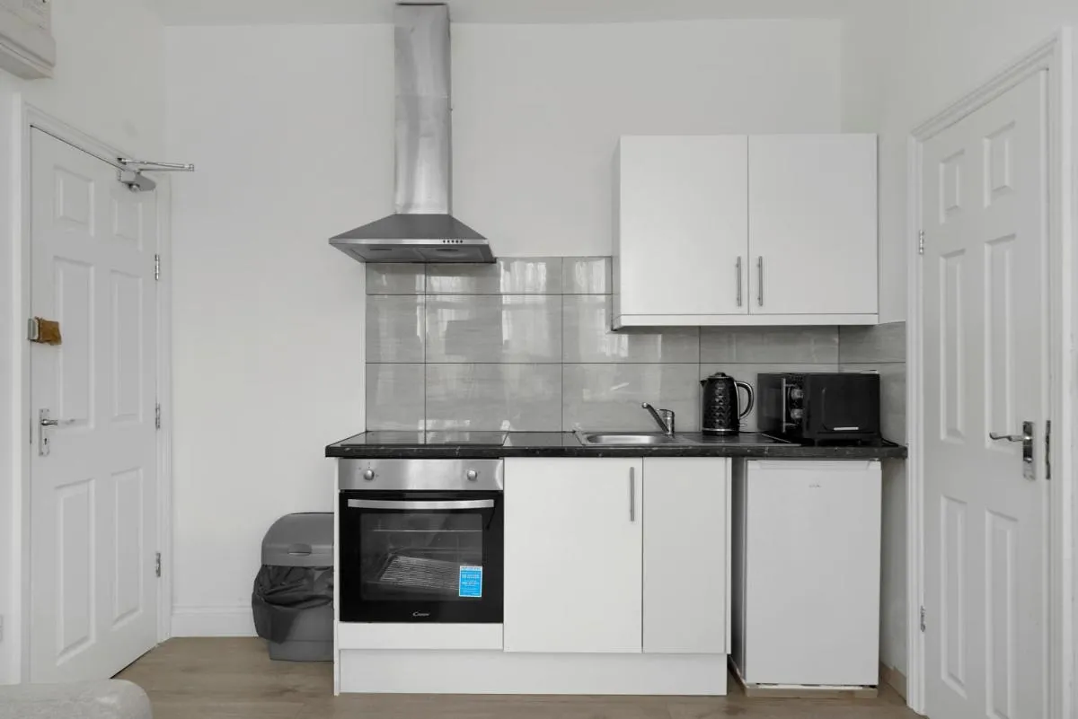 Image 4 of Startlet Stays Apartments – On Elizabeth Line with Free Parking