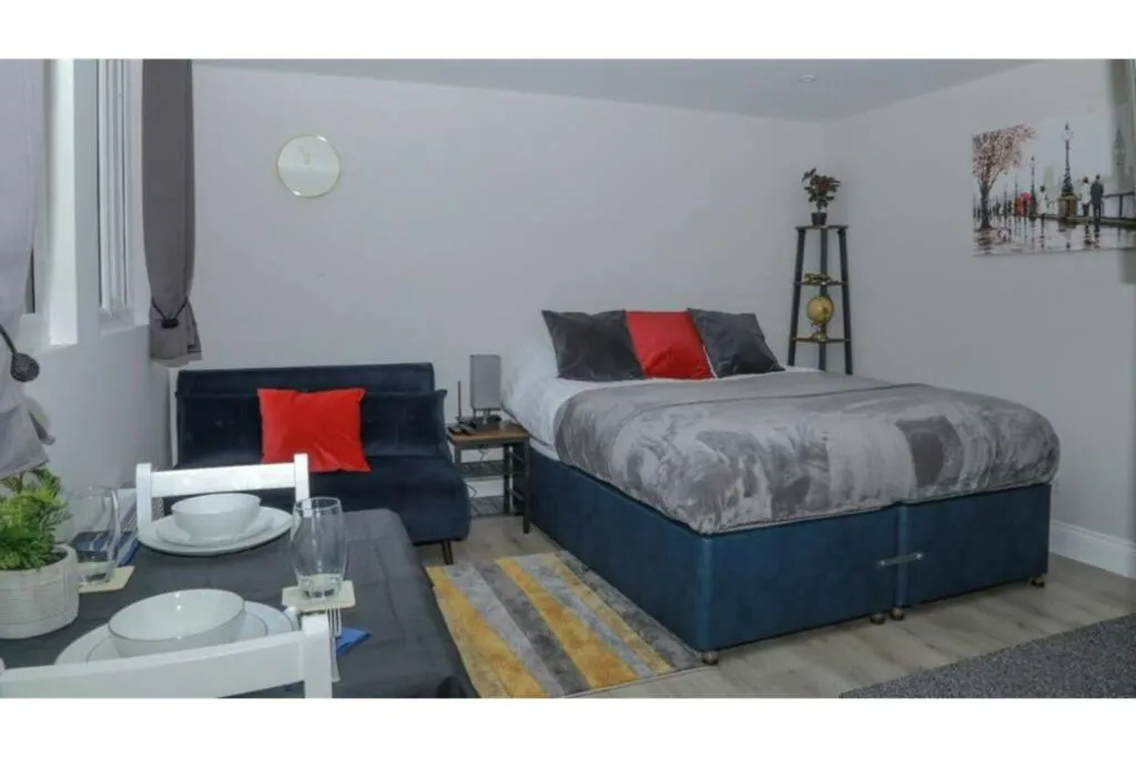 Image 1 of StayZo – Crofton Park – Central London refurbished Studio