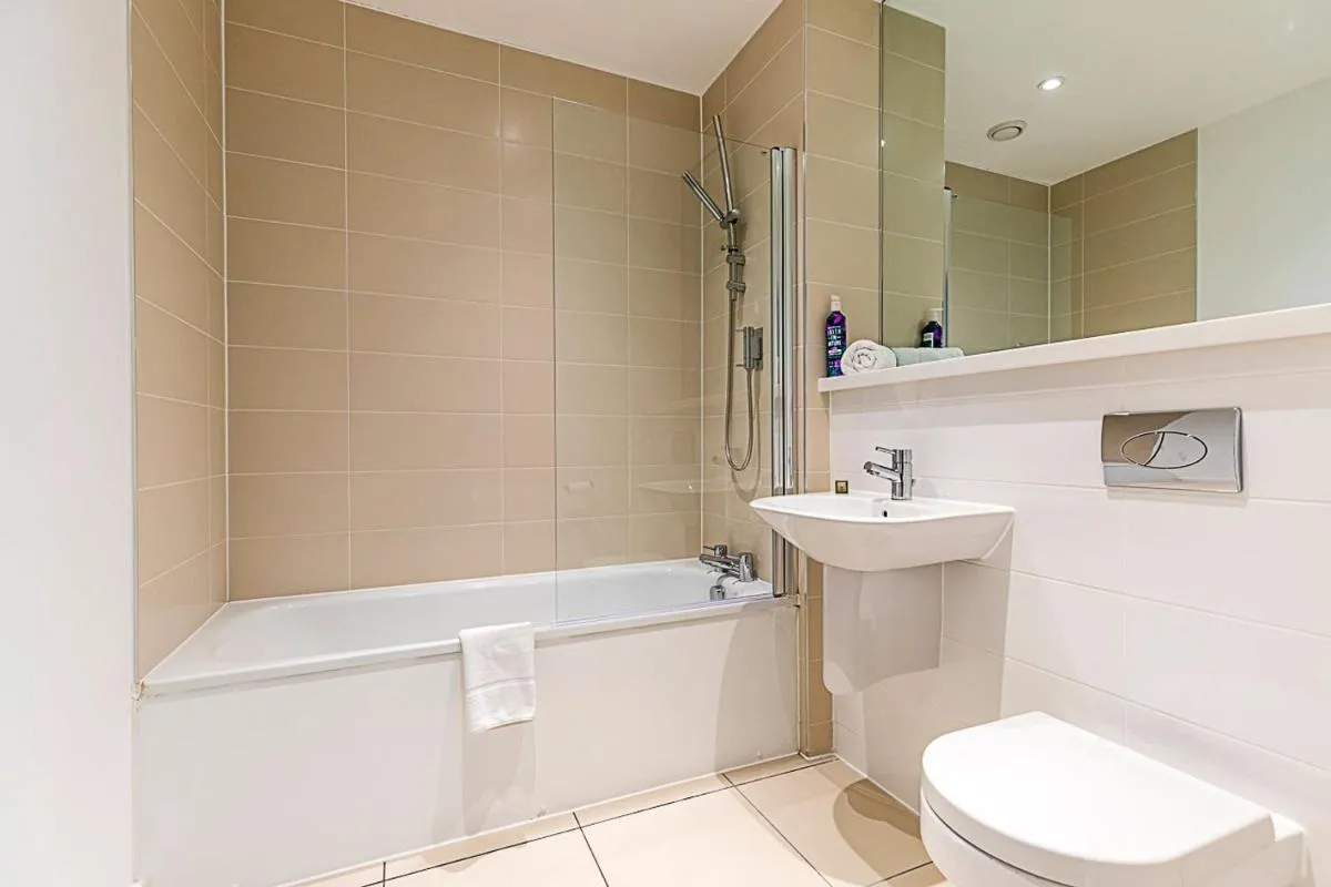 Image 5 of Stepney Green City Apartment