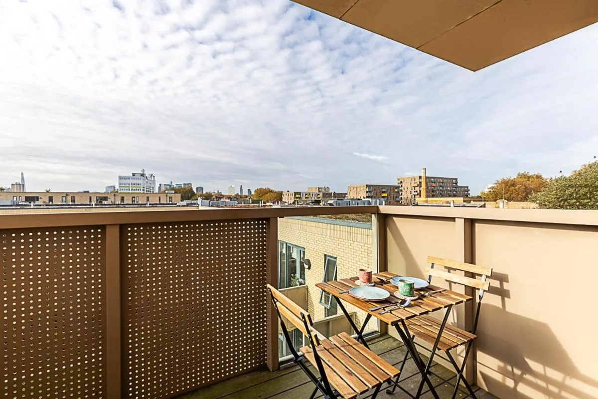 Image 3 of Stepney Green City Apartment