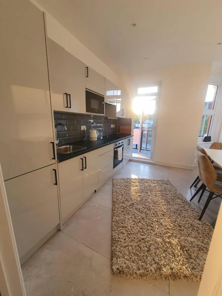 Image 4 of Stone Lodge 2 min Walk From Edgware Underground