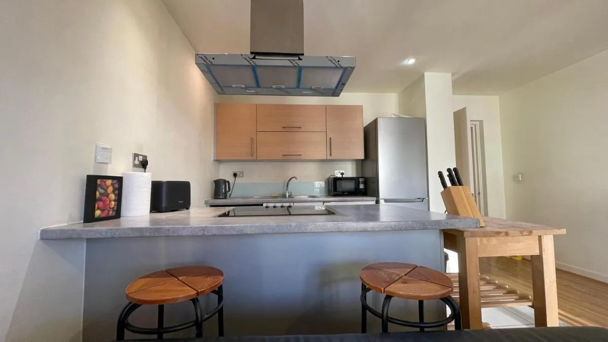 Image 4 of Stratford 2 bedroom Apartment with 2 Bathrooms & Great Links