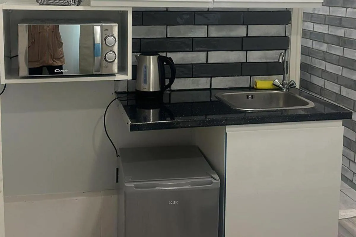 Image 4 of Studio-Sleeps 2-Pets Ok-Action Park & Stn Close