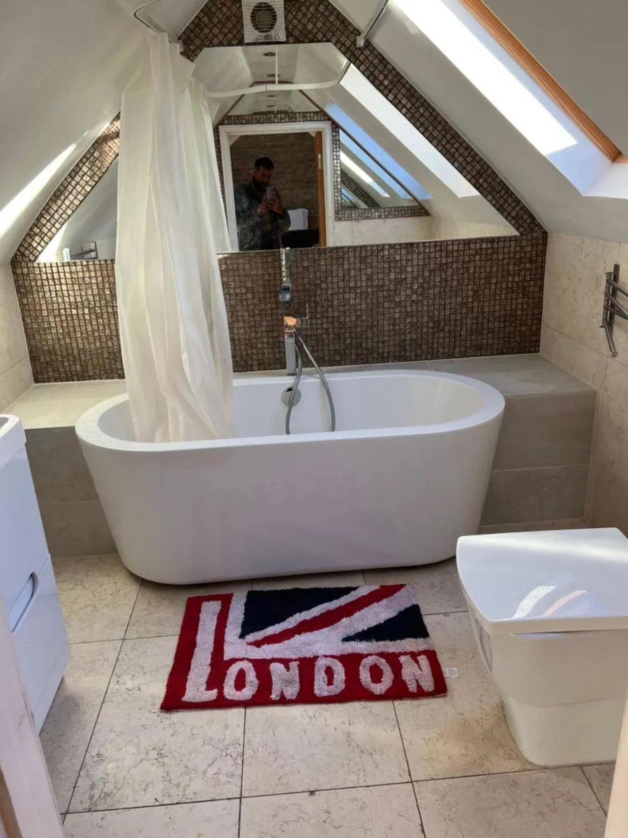 Image 3 of Studio 1 Golden Manor