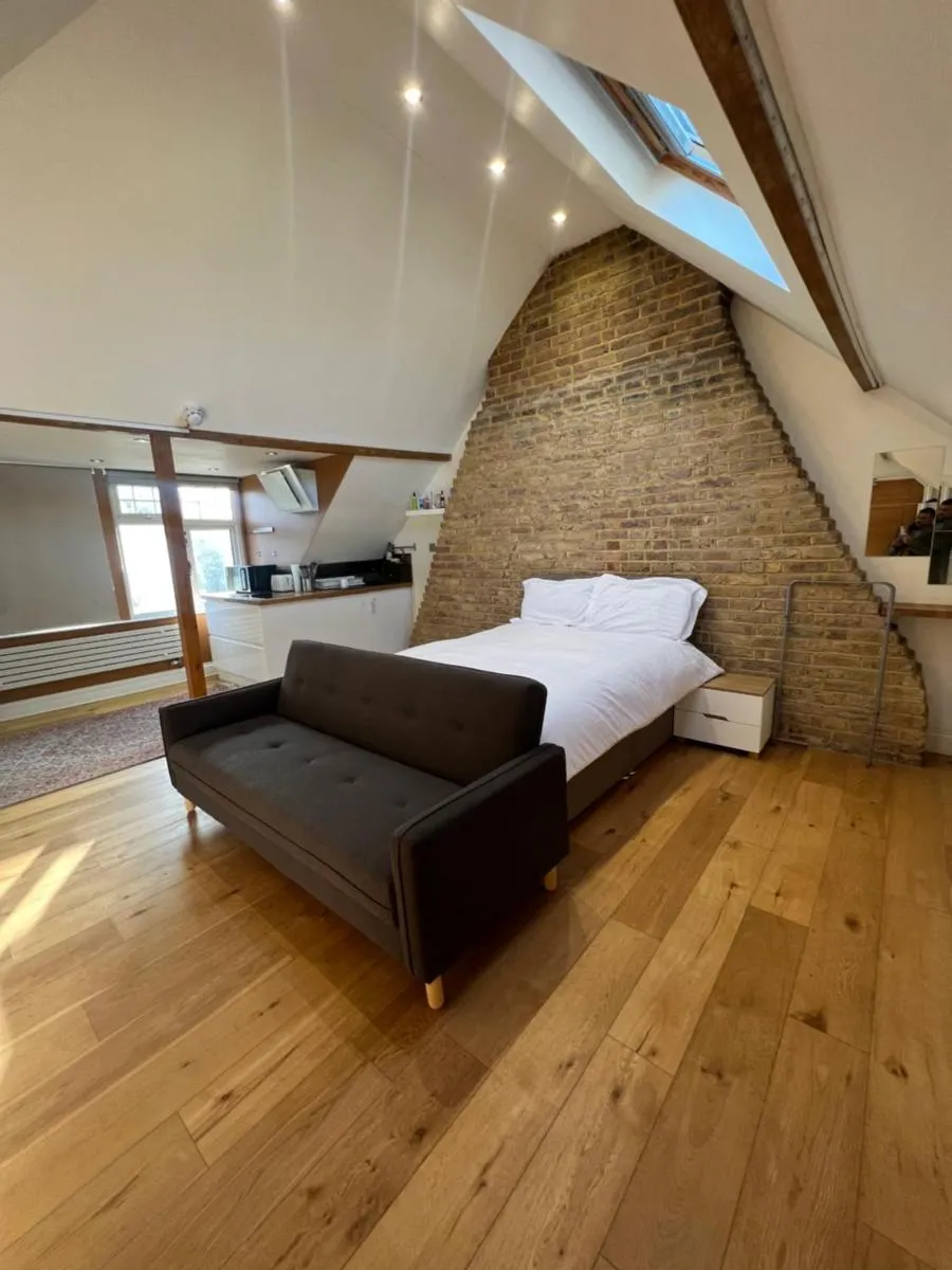 Image 4 of Studio 1 Golden Manor