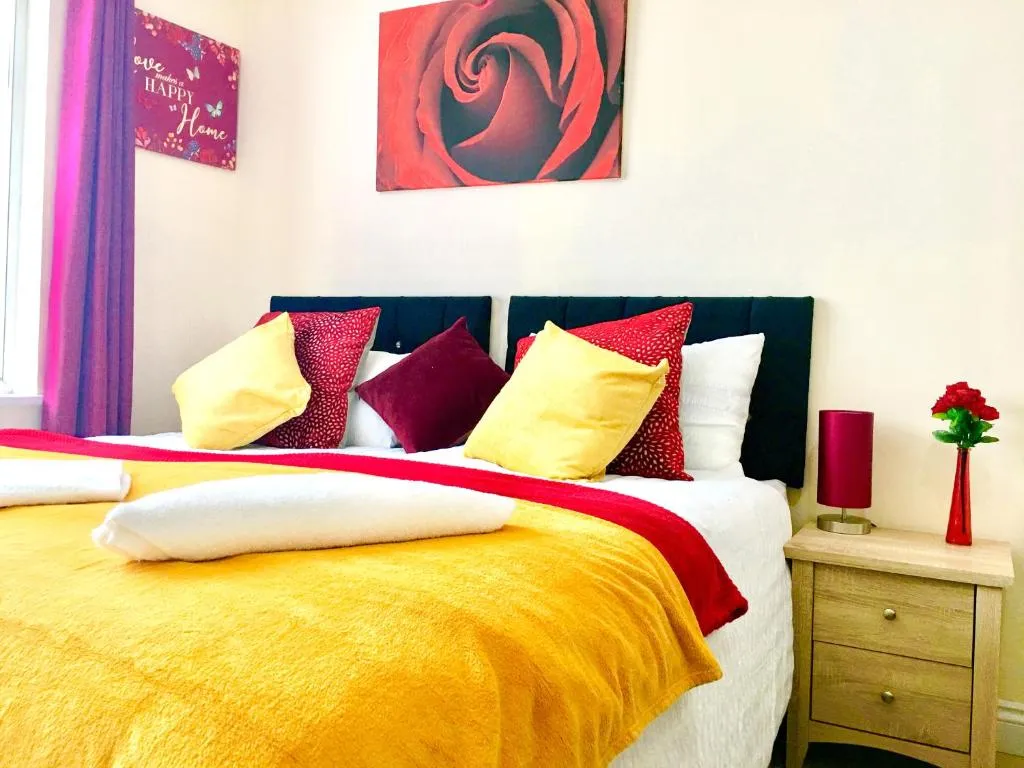 Image 1 of Studio Apartment, Private Bathroom and Parking