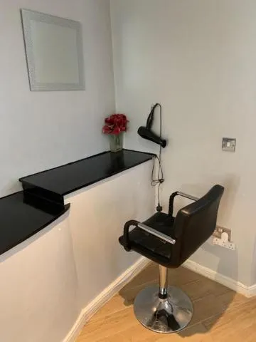 Image 3 of Studio Apartment – Entire Lower Ground Floor – Only 7 Mins Walk Kings Cross St Pancras Station