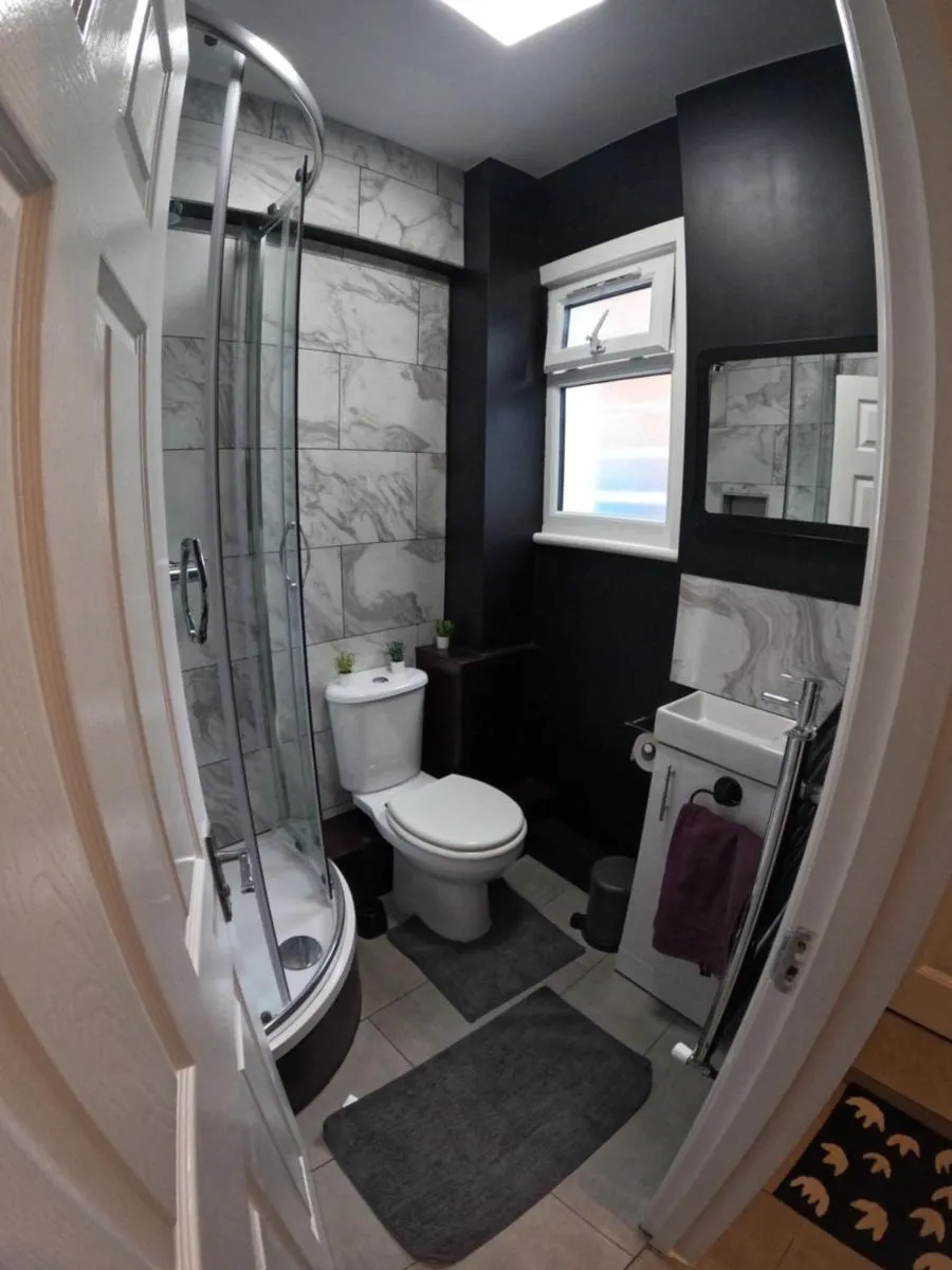 Image 5 of Studio Apartment in Kew