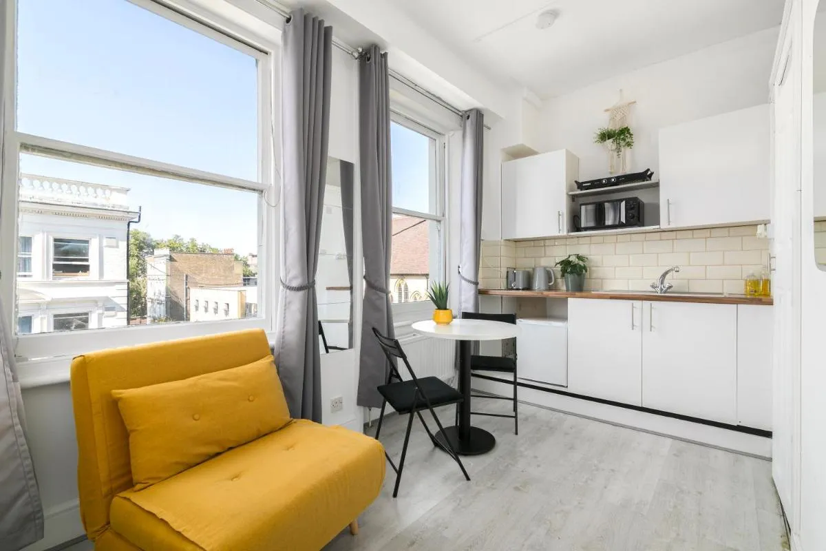Image 4 of Studio – 2 mins from West Kensington station
