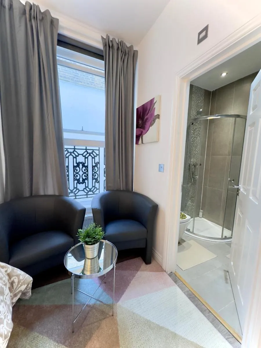 Image 4 of Studio flat Paddington Hyde park