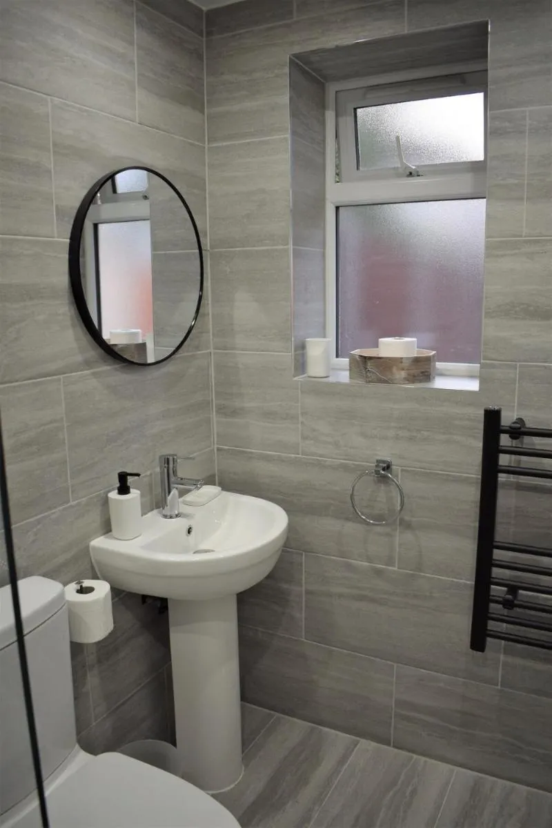 Image 5 of Studio flat close to Heathrew Airport