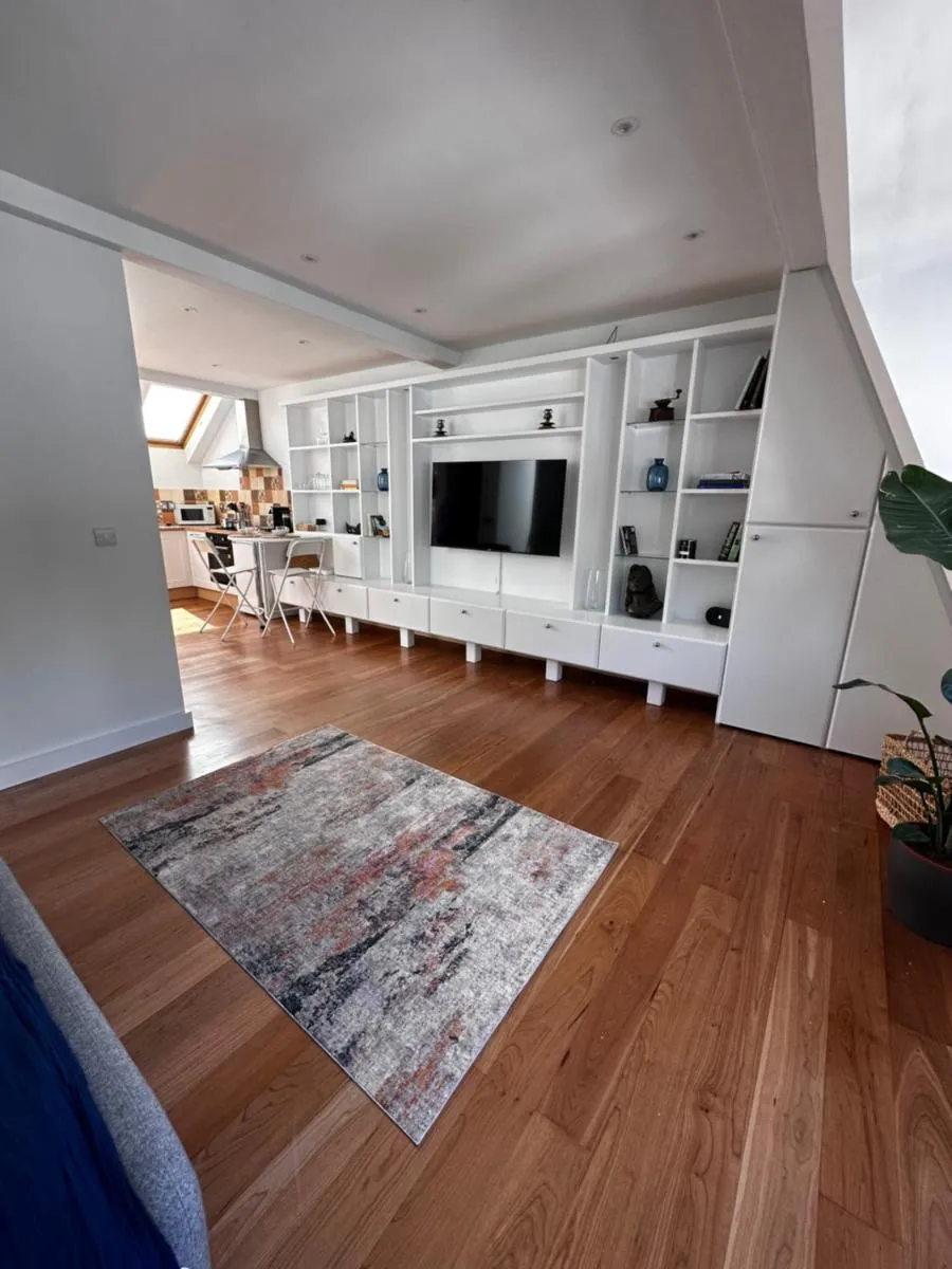 Image 5 of Studio flat in the heart of Hampstead, London