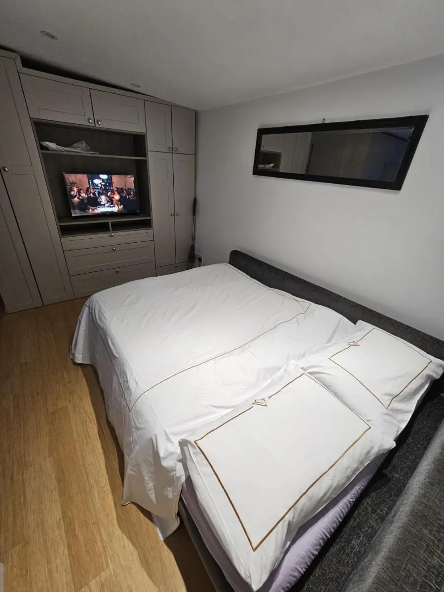 Image 5 of Studio in Greenford – 20 mins to Heathrow or London