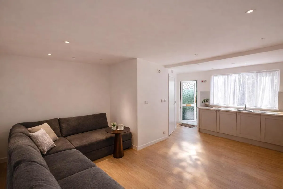 Image 3 of Studio in Greenford – 20 mins to Heathrow or London