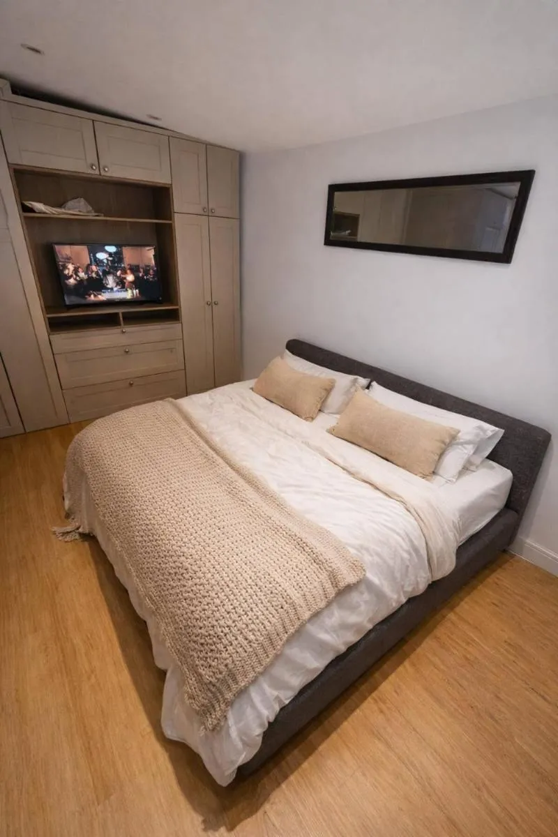 Image 4 of Studio in Greenford – 20 mins to Heathrow or London