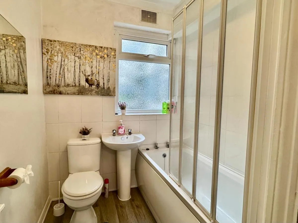 Image 4 of Stunning 1 BDR Flat in Bushey Heath Watford