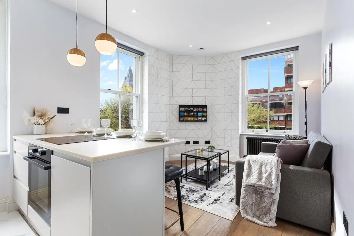 Image 4 of Stunning 1 bedroom in Westminster with AC sleeps 4