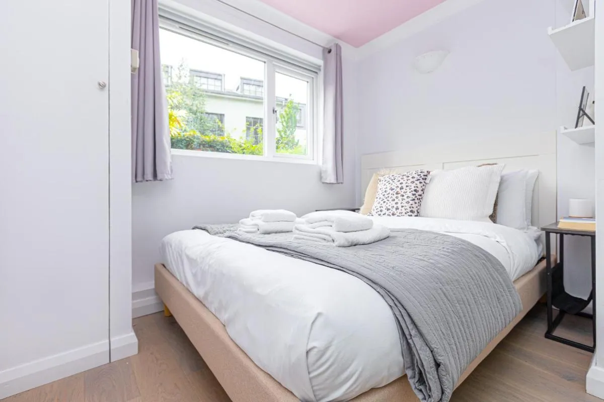 Image 5 of Stunning 2BR Flat wprivate Garden, Kilburn