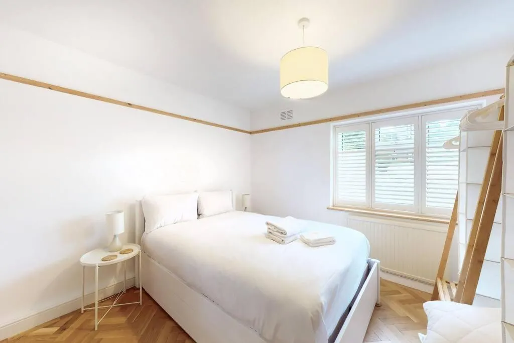 Image 4 of Stunning 2 bed flat in Richmond