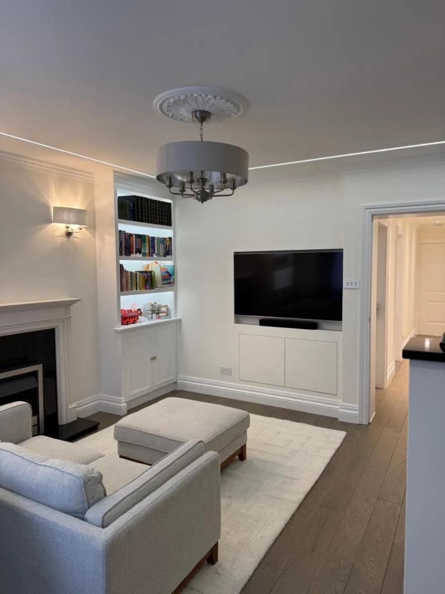 Image 3 of Stunning 2-bed, 2-bath Property In Central London