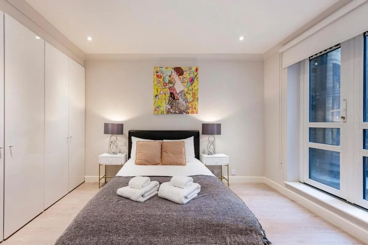 Image 4 of Stunning 2-bedroom with private parking