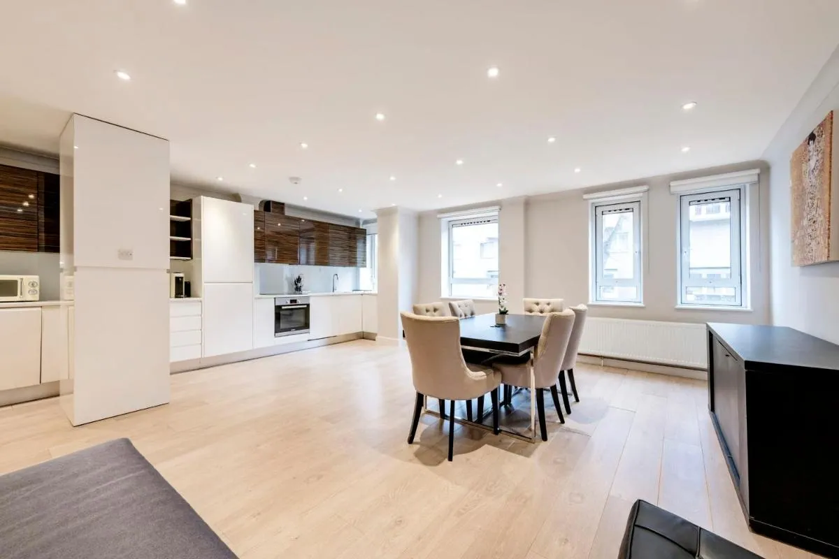 Image 5 of Stunning 2-bedroom with private parking