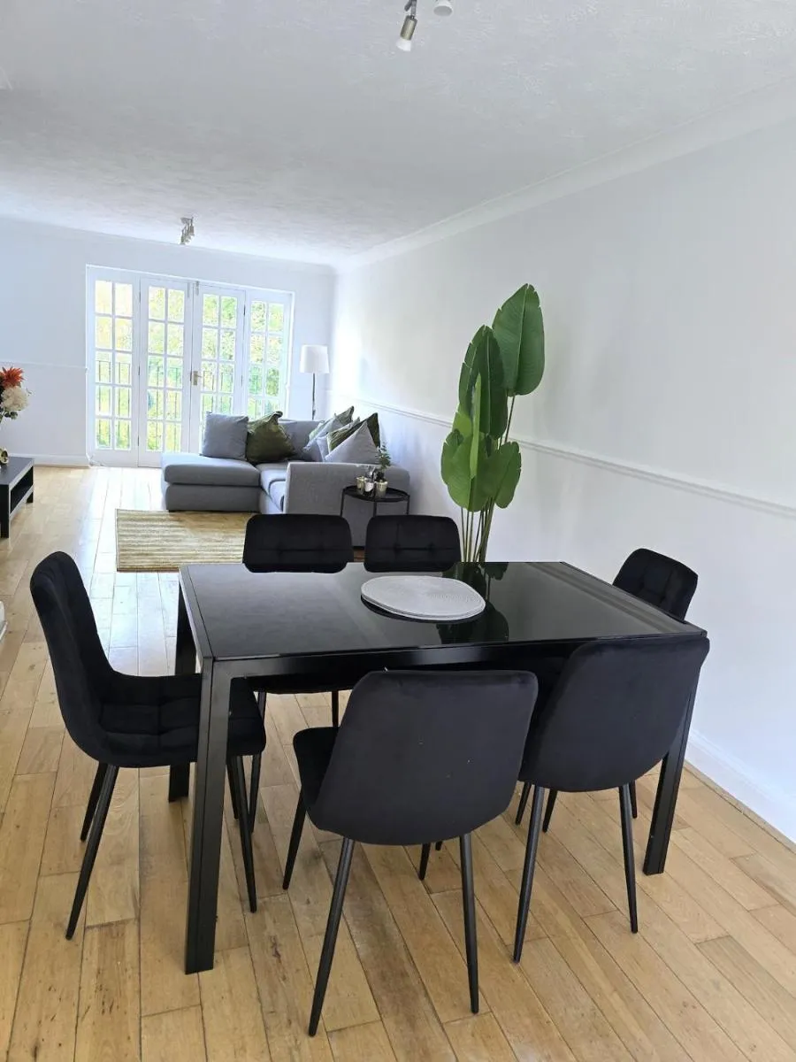 Image 5 of Stunning 3Bed 2bath family home with Garden
