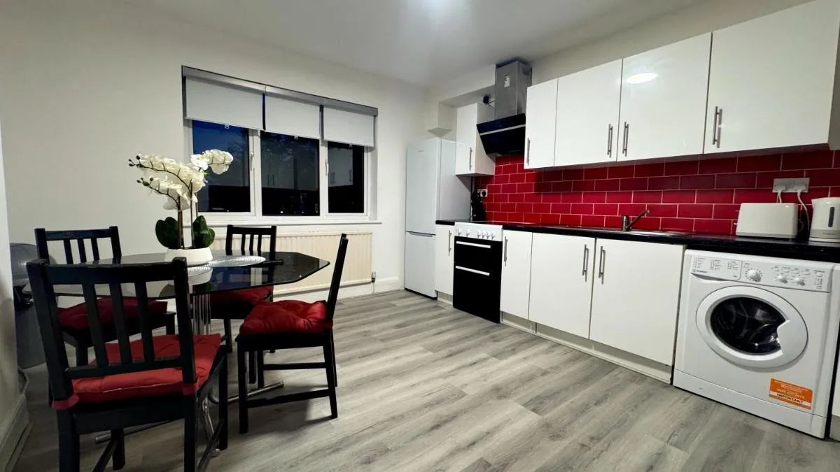 Image 3 of Stunning 5 Bedroom Apartment in Mill Hill Broadway with parking