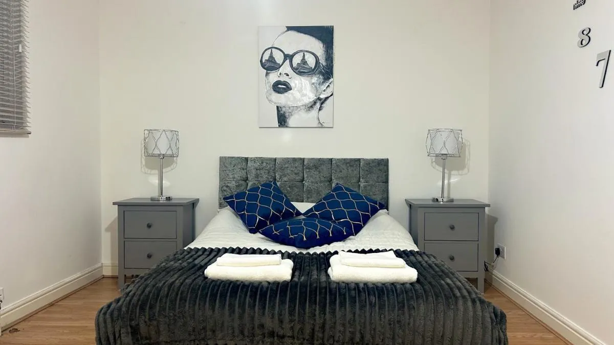 Image 4 of Stunning 5 Bedroom Apartment in Mill Hill Broadway with parking