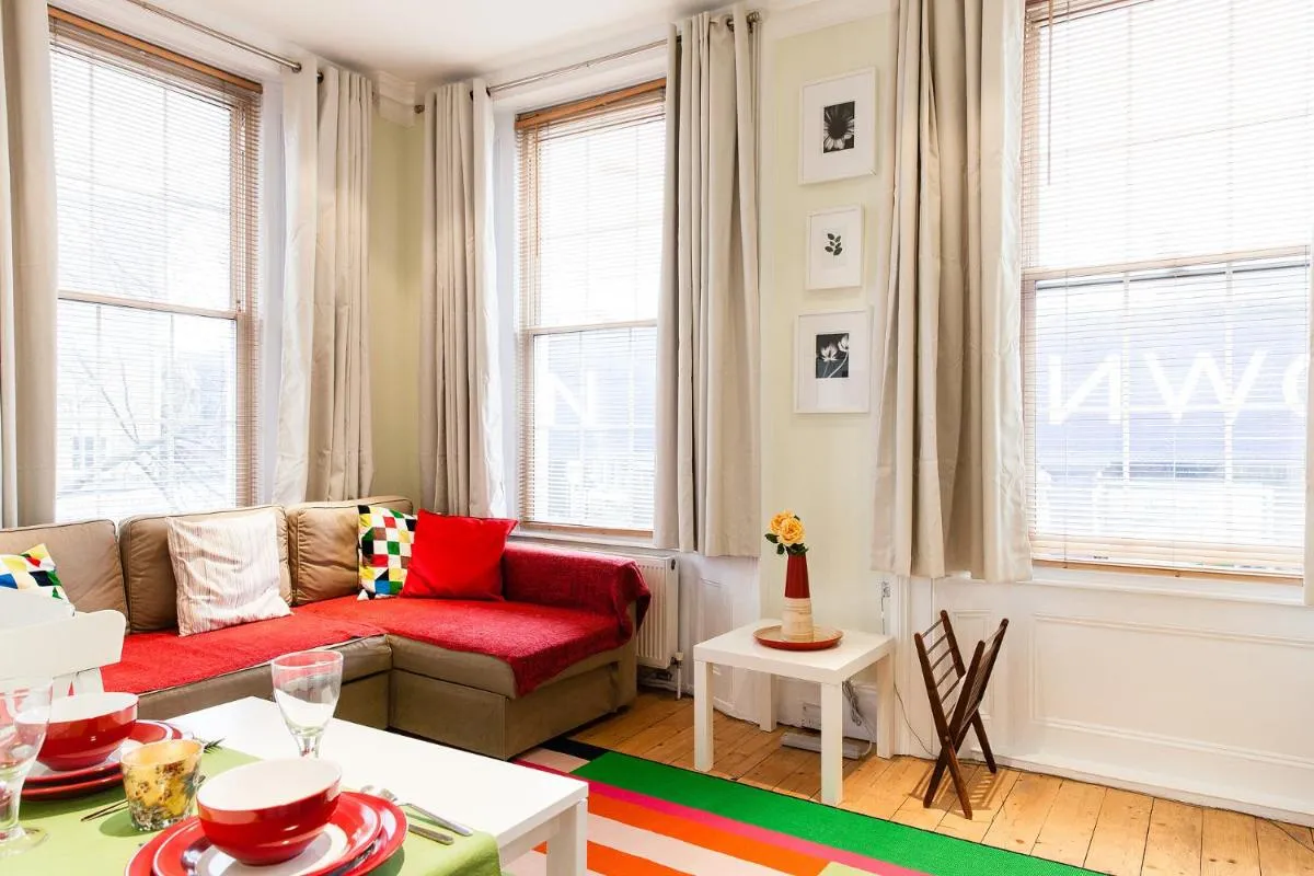 Image 3 of Stunning Bright flat