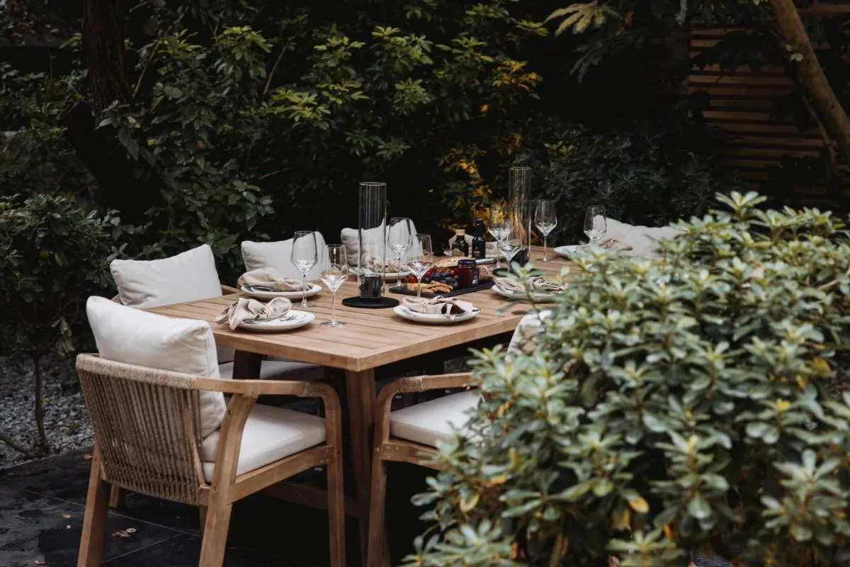 Image 5 of Stunning Chelsea Garden Apartment