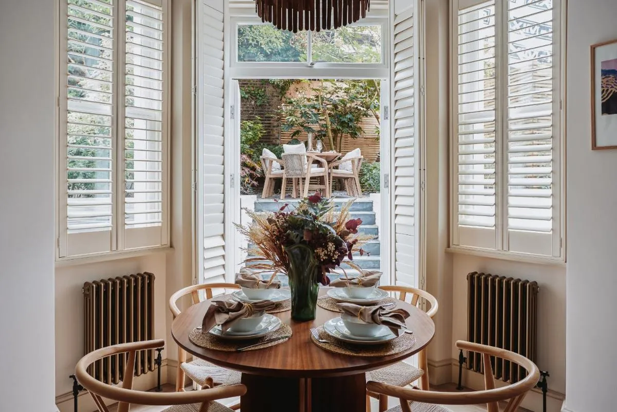 Image 4 of Stunning Chelsea Garden Apartment