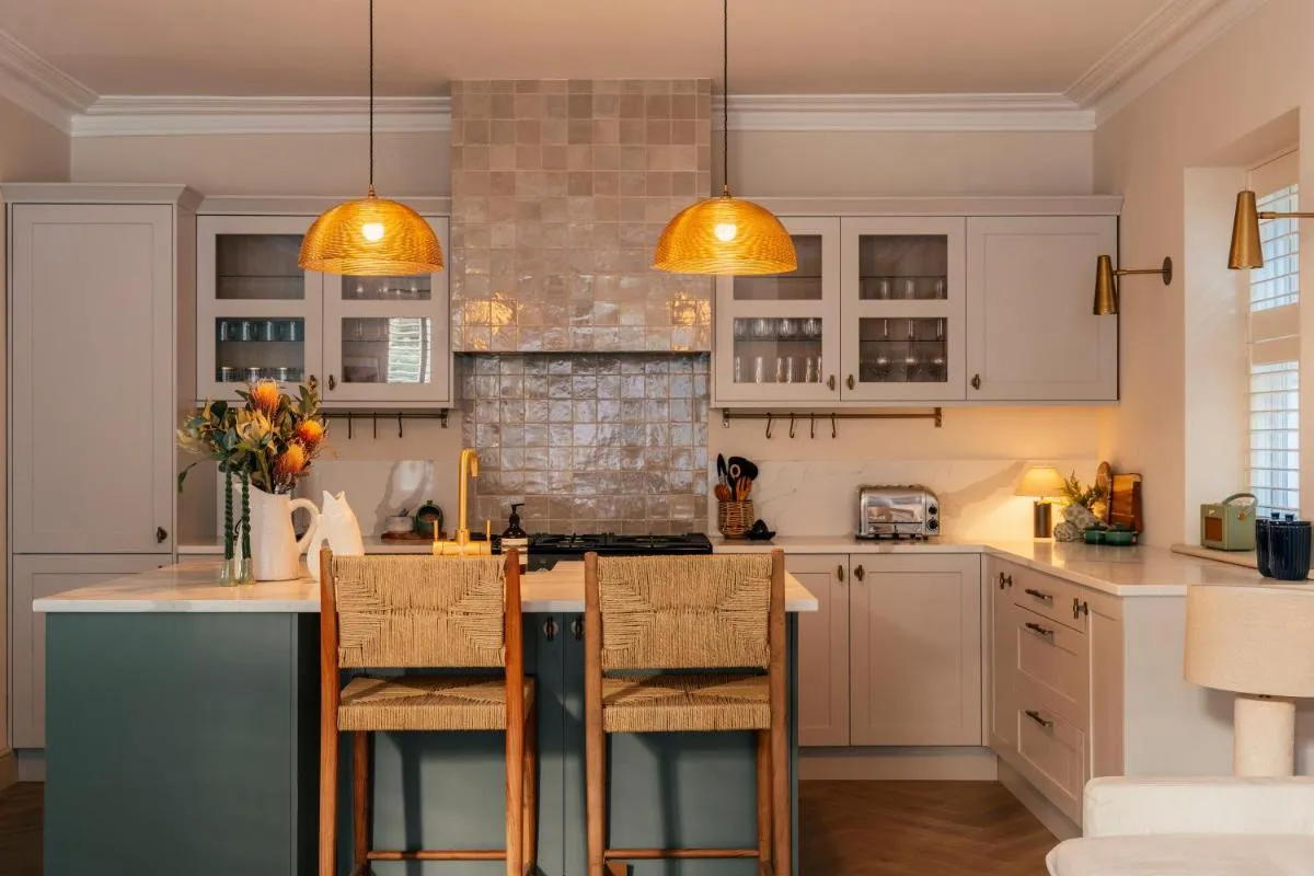 Image 3 of Stunning Chelsea Garden Apartment