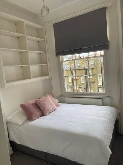 Image 4 of Stunning Grand 2 bed, 2 bath apartment,